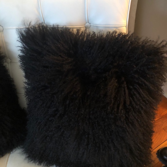 Mongolian Lamb Pillow with zip closure. - Picture 3 of 5